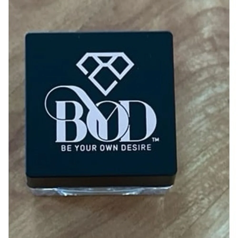 Be Your Own Desire (BYOD)‎ Desire Matte Magic Loose Powder.